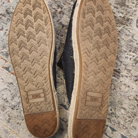 Women's Toms Black Flats Size 9.5 - Picture 3 of 4